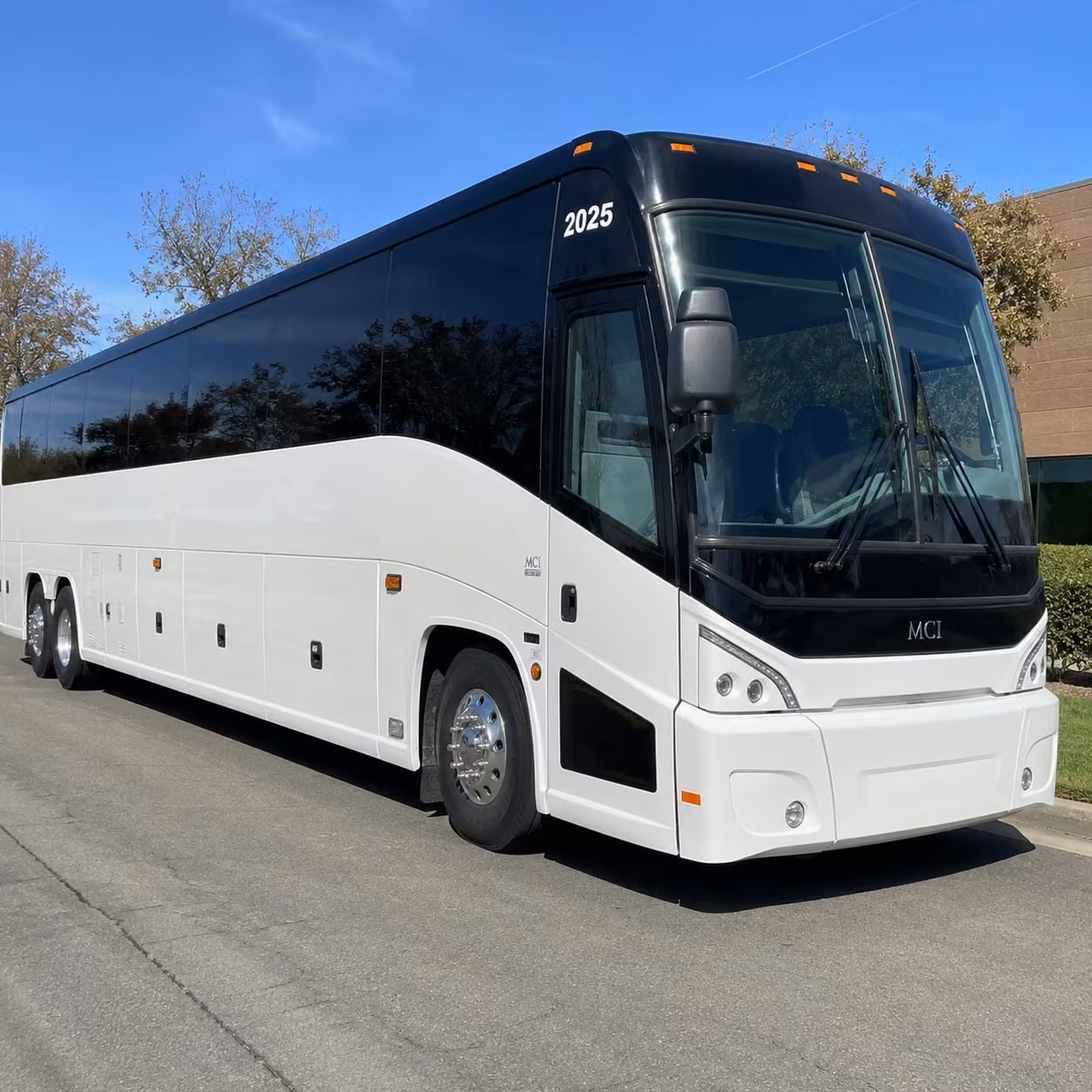 sports team fan charter bus rentals in compton